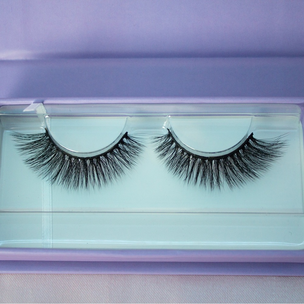 Interstellar False Lashes - Picture 2 of 4